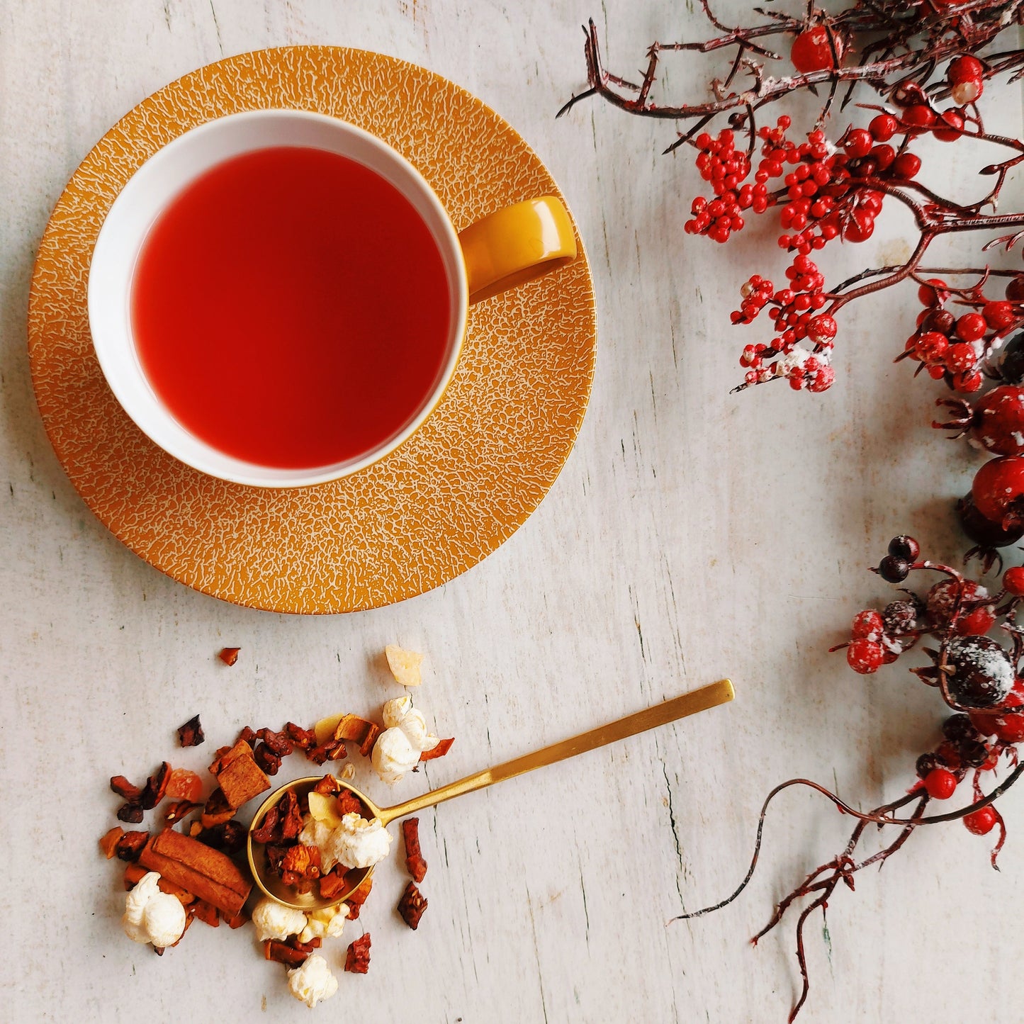 Fruit melange Gingerbread House - TeaPot Bliss